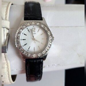 GUESS Y2K Silver Crystal 3 Genuine Leather Alligator Texture Wrist Straps Watch